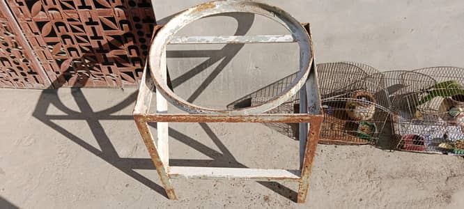 pani waly drum ka stand