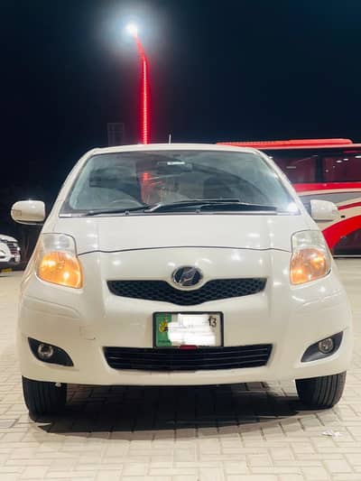 Toyota Vitz F 1.0 2010 model 2013 import 4 pices minor touching