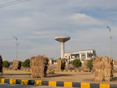 1 Kanal good option available for sal in reasonable prices