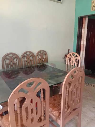 Good condition dining table