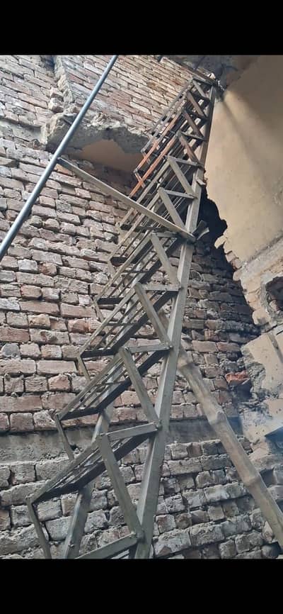 iron stairs 90/100 kg weight argent sale