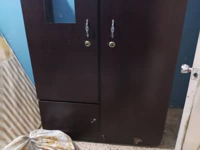 wood cupboard 3 door