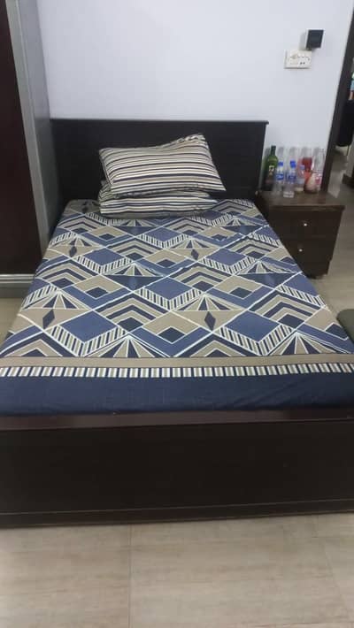 Single bed in good condition