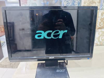 Acer 17.5 inch camera screen and computer monitor