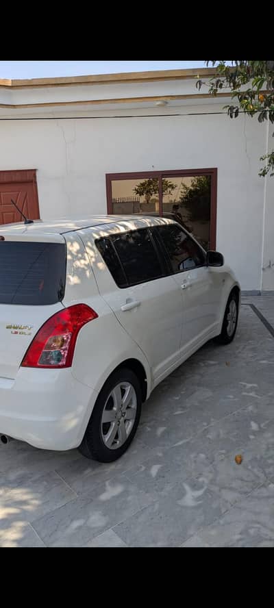 Suzuki swift 2011 model