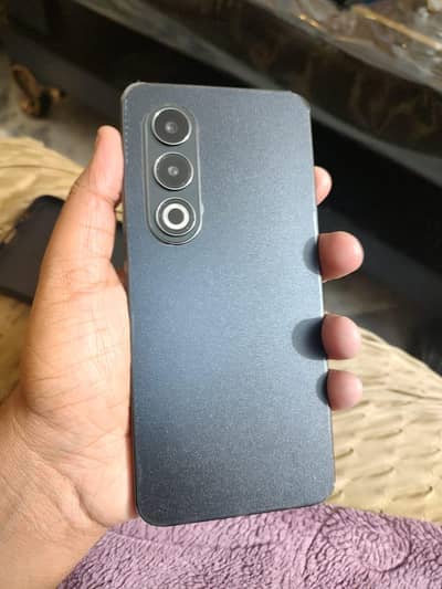 Itel S25 12/128gb with box