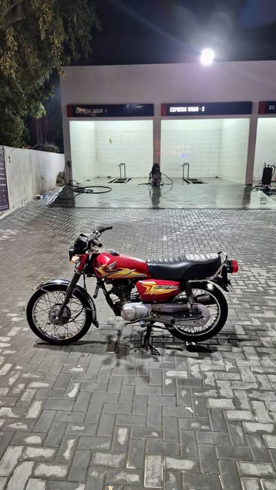 Urgent Sale 2021 CG 125 low Mileage