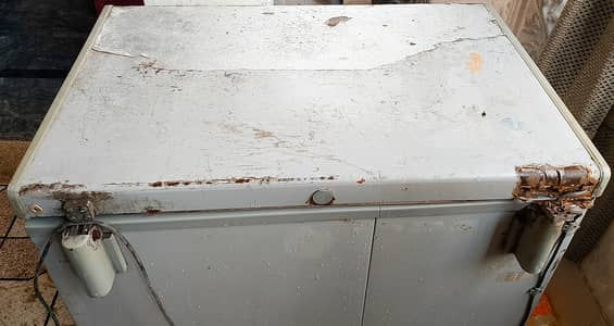 Waves Deep Freezer – Full Cooling, Used, Minor Fix Needed