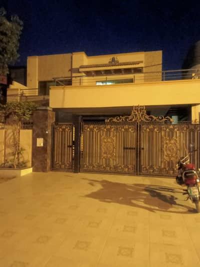 NEW BRAND FURNISHED bungla for OFFICE near Emporium mall prime location