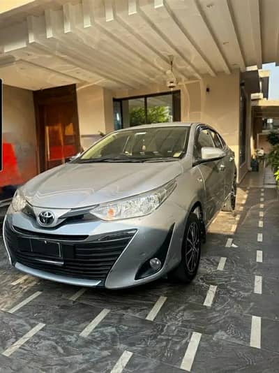 Toyota Yaris 1.5x cvt bunper to bumper genuine