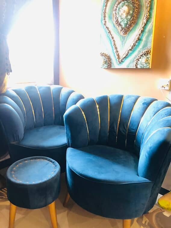 2 sofa set with table 0