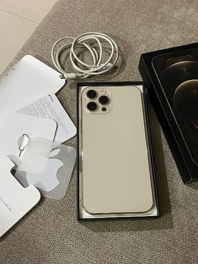 Apple I phone 128 GB memory water pack