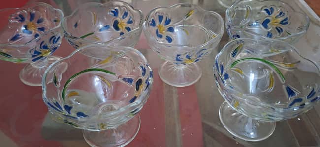 desert bowl with 6 small bowls