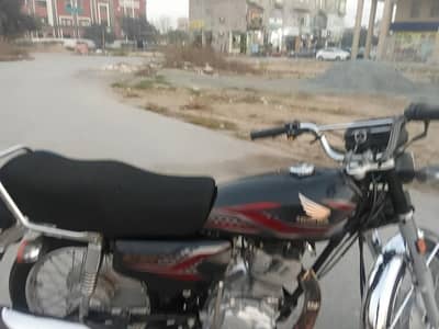 Honda 125 2024 black