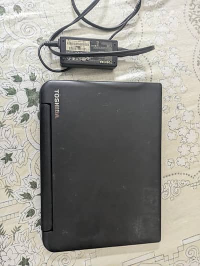 Toshiba satellite pro NB10 with original charger