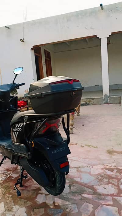 Revoo model C32pro۔ exchange possible with Honda 70