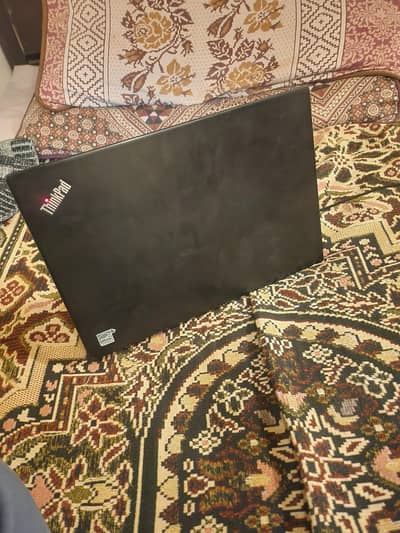 lenovo thinkpad core i5 8th gen 256gn ram 8/8gb