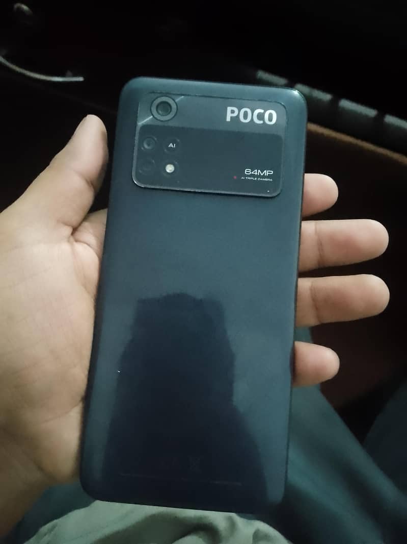 POCO M4 3
