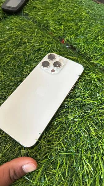 I phone 15 pro max White Titanium colour