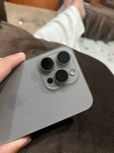 Iphone 15 pro max with original box and cable 10/10