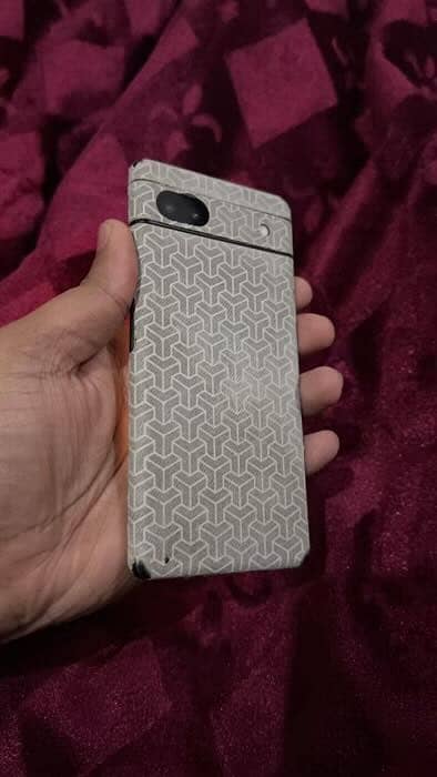 Pixel 6a white colour