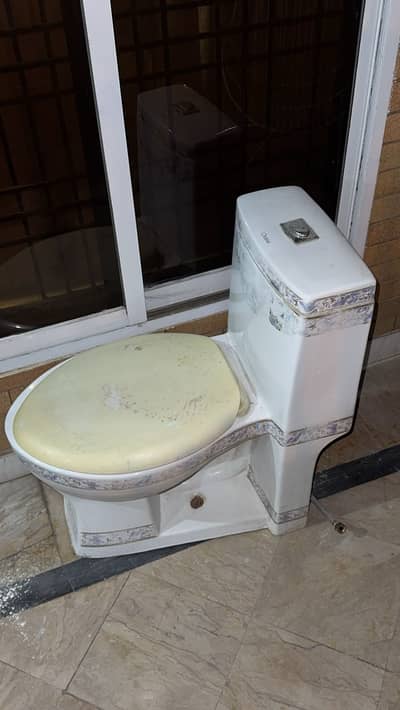 Commode for sale