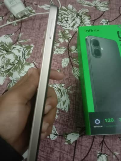 Infinix smart 10  4+4 gb ram and 64 gb rom