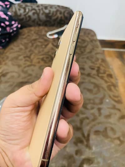 iPhone 11 Pro Max officaly pta approved 64 gb condition 10 by9