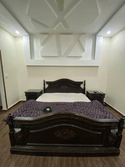 Bed and dressing table set