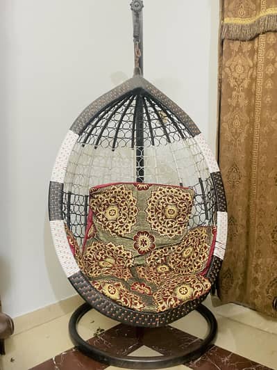 Swing Chair In Good Condition