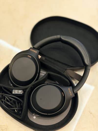 Sony WH-1000XM4 – Excellent Condition – Personal Use – Lahore