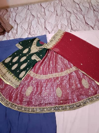 stitched fancy lehnga with jewelry