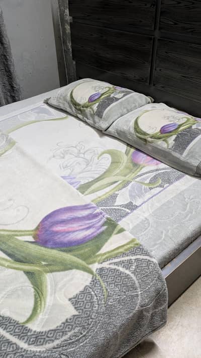 King Size Grey Blanket Bedsheet Set – Good Condition