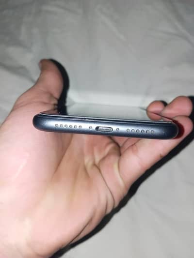 Iphone 11 black colour