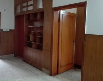 Single Storey 10 Marla House Available In Allama Iqbal Town For sale