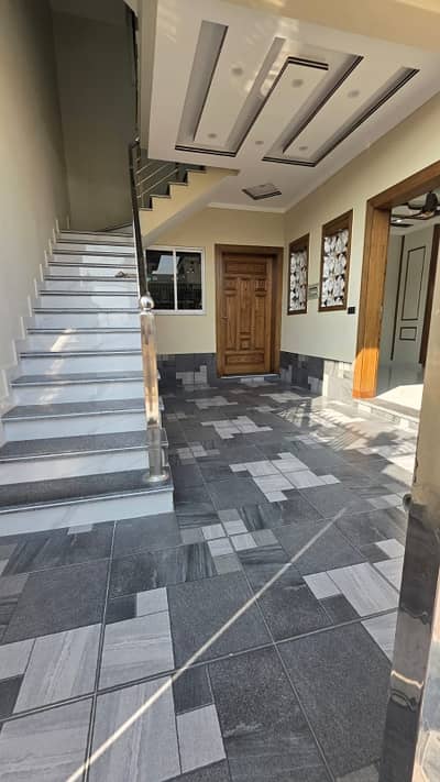 6marla Brand New Stylish Design {Dream House }