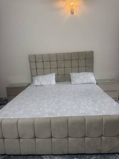 Bed + mattress