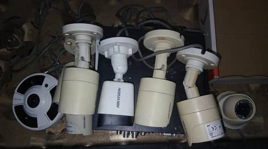 dhua dvr with 4 hikvsion camers