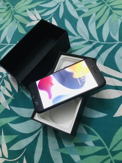 Iphone 7-128 GB PTA Approved with box in good condition (Urgent Sale)