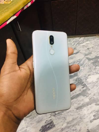 OPPO F11 8/256 WITH BOX