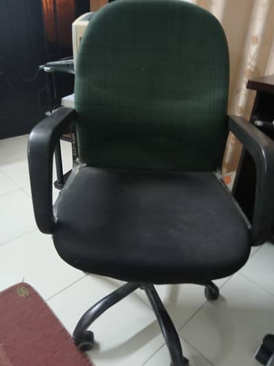 Office Chairs In Good Conditions