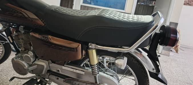 CG HONDA 125 special edition  selfstart new condition