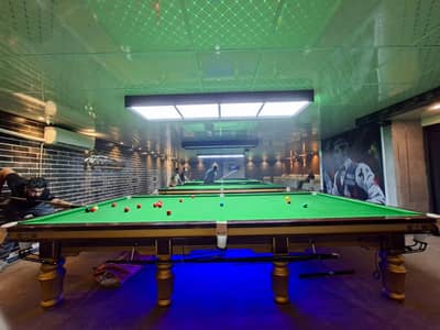 Snooker Club Table Man Counter Man & helper