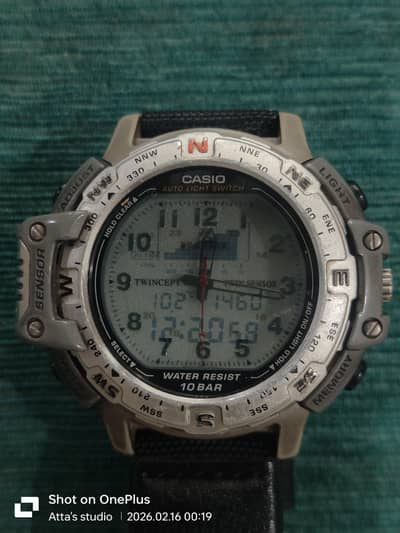 casio pro trek vintage watche ( glass display) plus analog twin sensor