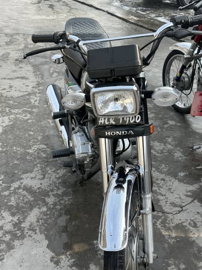 Honda 125 Neat and Clean bike