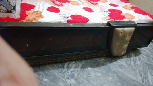 bed or dressing metrus Whatsapp no 03008894060