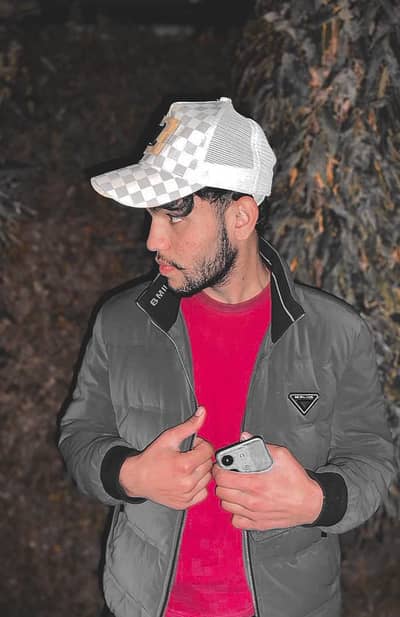 mjhay urgent job ki zarorat hai