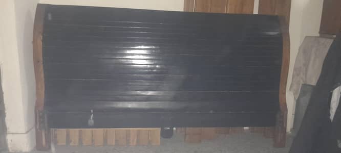 king size bed with side tabels