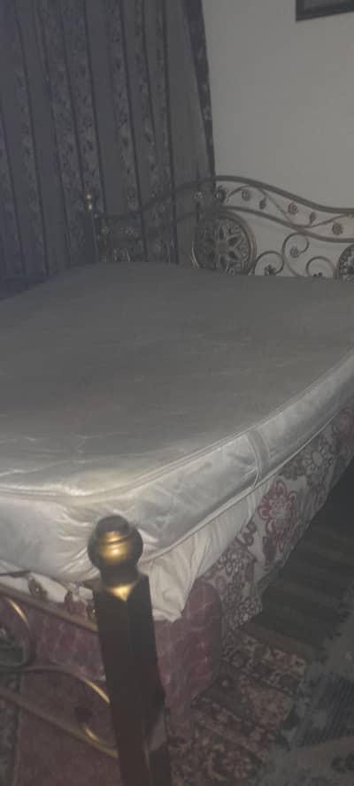 iron bed with side tabels