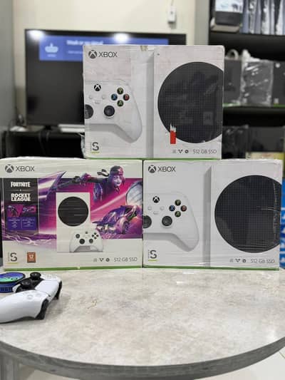 XBOX SERIES S  SLIGHTLY USED LIKE NEW